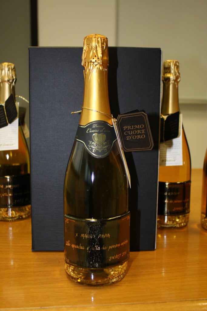 Primo Cuore d'Oro luxury italian sparkling gold wine custom exclusive bottle